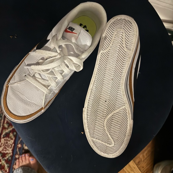 Nike White Court Legacy Next Nature Sneakers - Picture 4 of 6